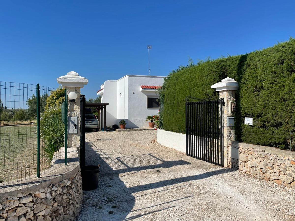 Villa Connie Serranova Exterior foto