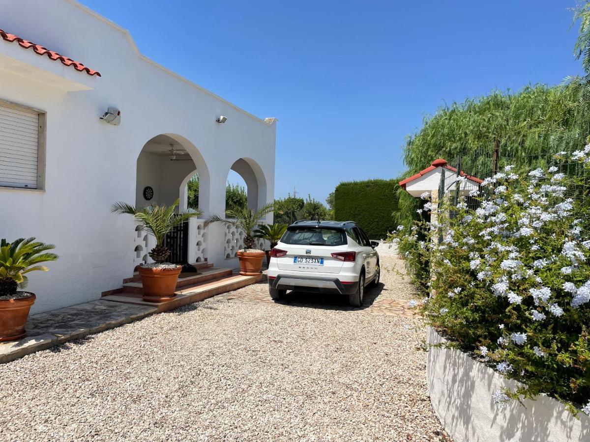 Villa Connie Serranova Exterior foto